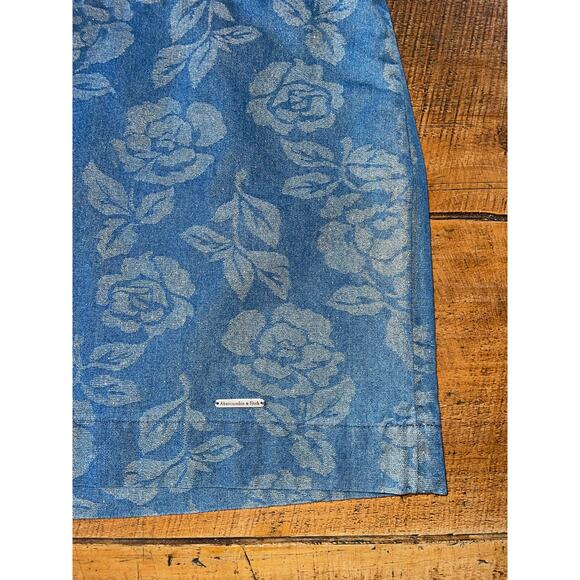 NWT Womens Abercrombie & Fitch Denim Floral Shimmery Mini Skirt Size 6 - Picture 2 of 11